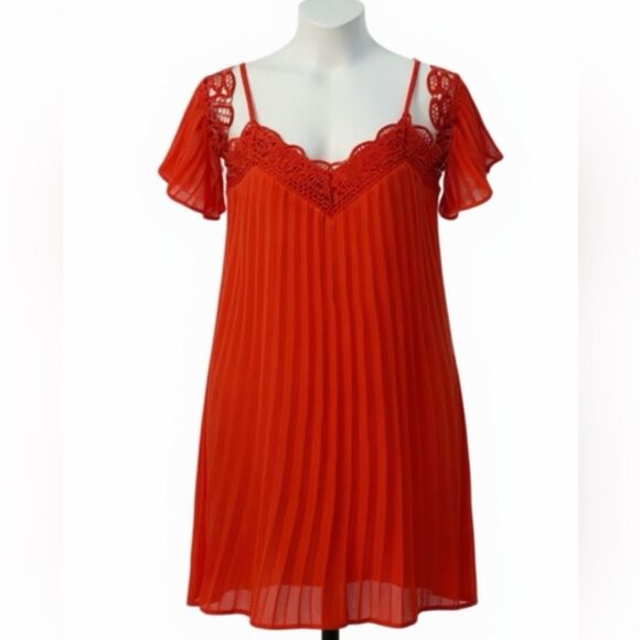 Gianni Bini Orange Cold Shoulder Pleated Flowing Babydoll Dress Size Medium Holi - Picture 1 of 6